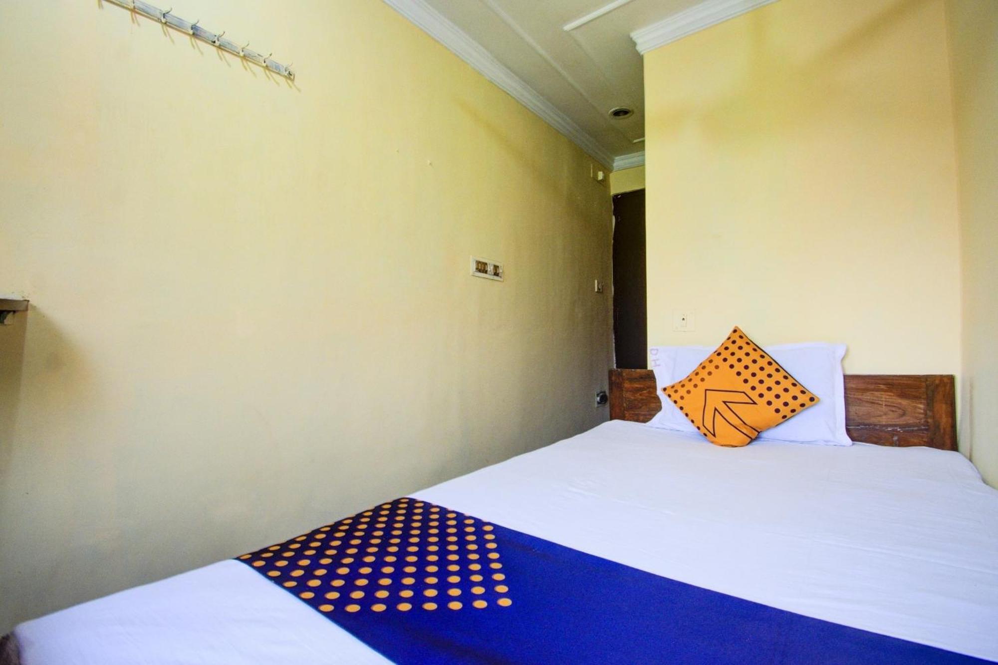 SPOT ON 78904 Dear Hotel Calcutta Calcutta Bara Bazar Buitenkant foto
