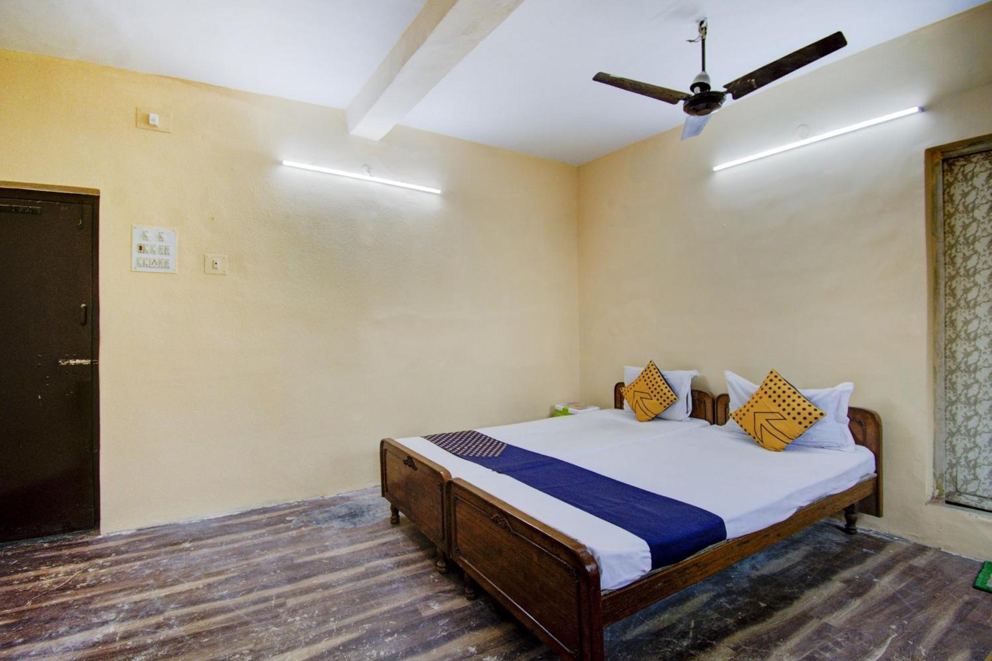 SPOT ON 78904 Dear Hotel Calcutta Calcutta Bara Bazar Buitenkant foto