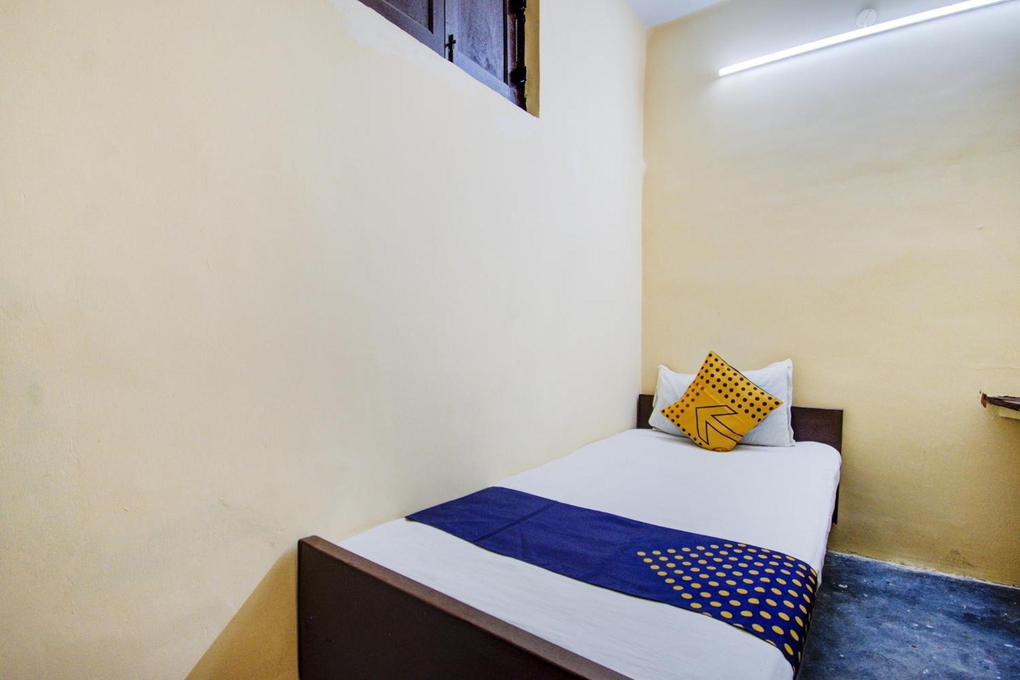 SPOT ON 78904 Dear Hotel Calcutta Calcutta Bara Bazar Buitenkant foto